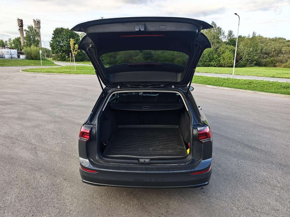 Volkswagen Golf - 10