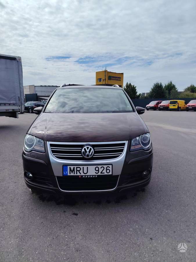 Volkswagen Touran - 3