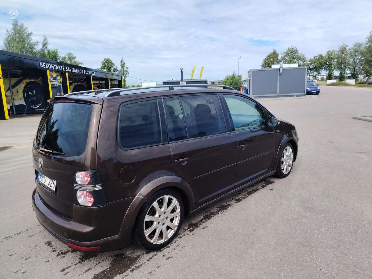 Volkswagen Touran - 4
