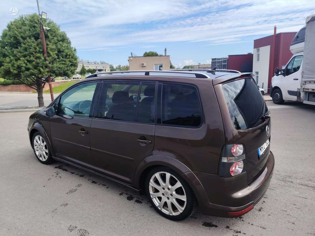 Volkswagen Touran - 6