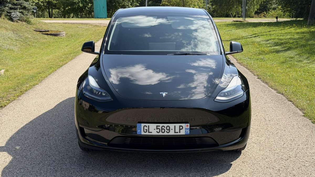 Tesla Model Y, 60 kWh, hatchback