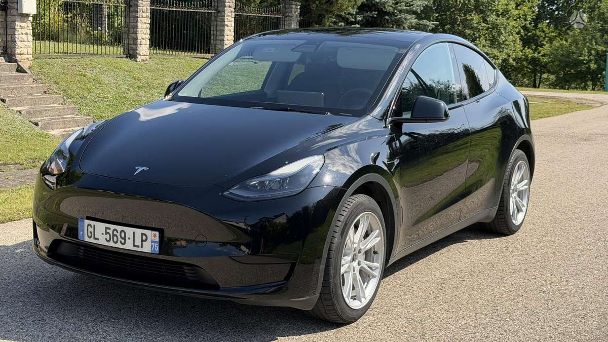 Tesla Model Y, 60 kWh, hatchback