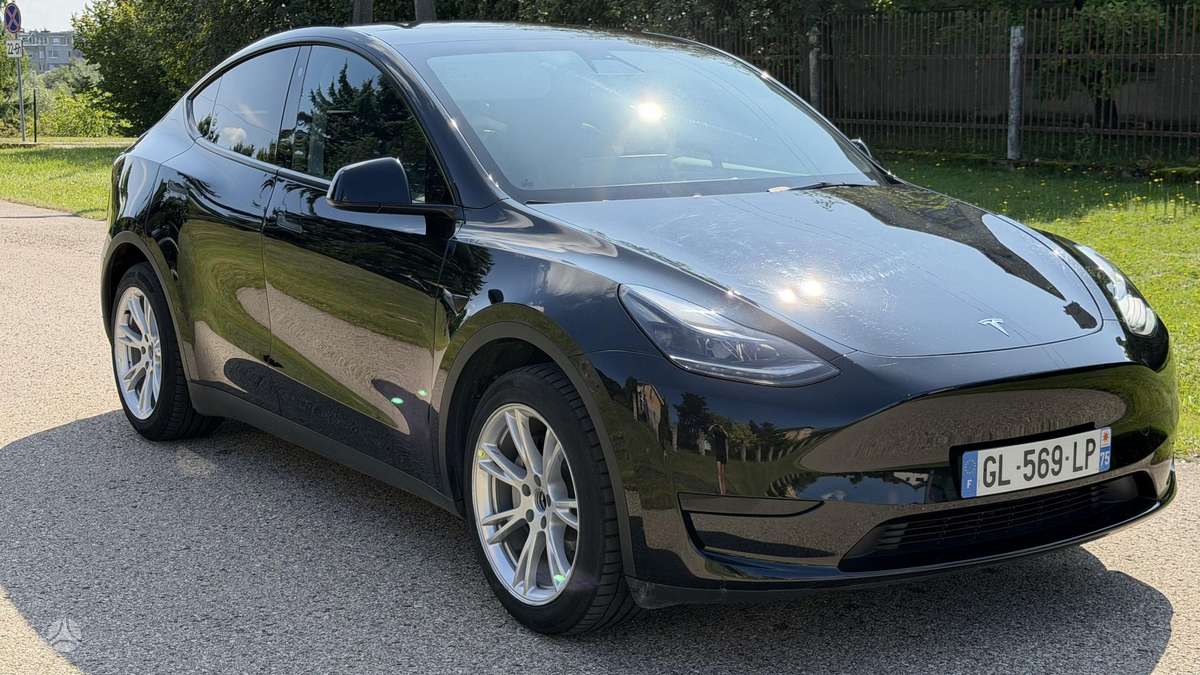 Tesla Model Y, 60 kWh, hatchback