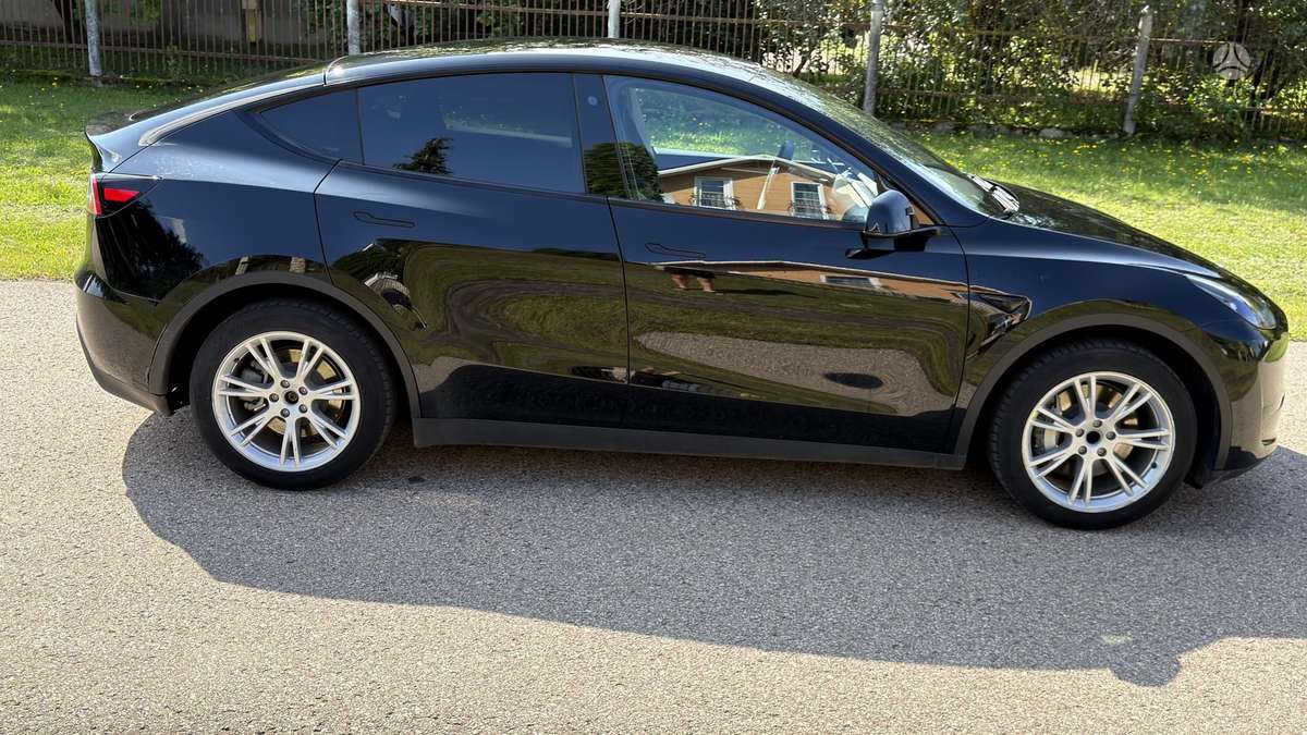 Tesla Model Y, 60 kWh, hatchback