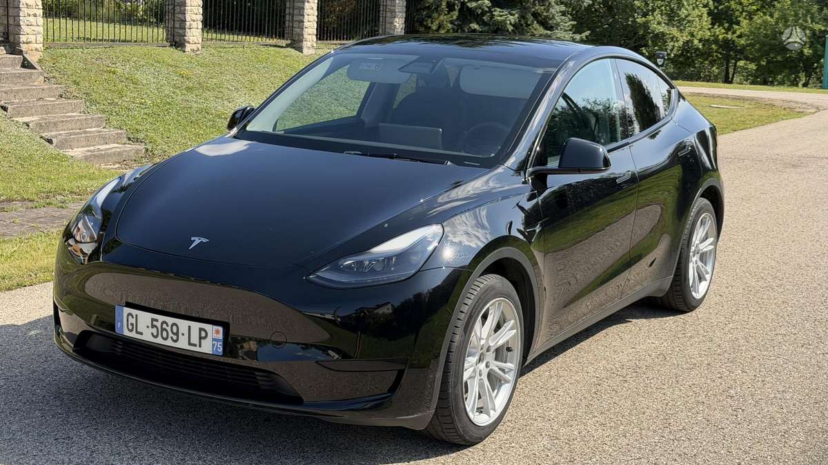 Tesla Model Y, 60 kWh, hatchback
