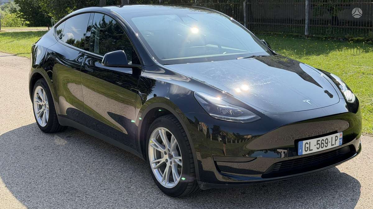 Tesla Model Y, 60 kWh, hatchback