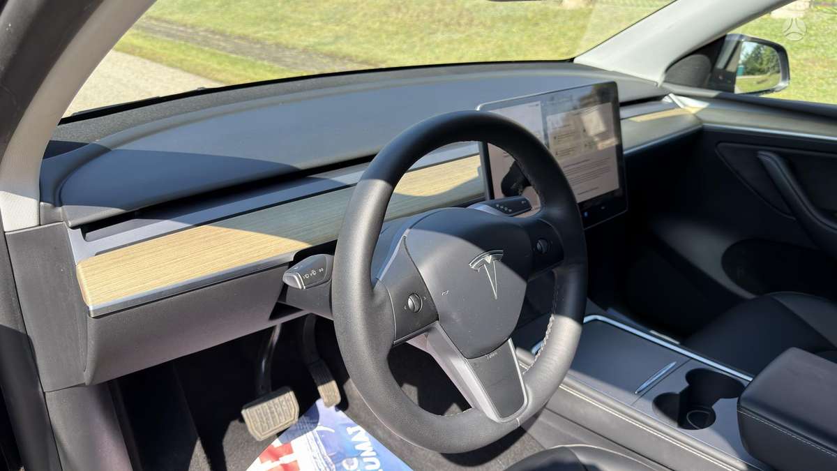 Tesla Model Y, 60 kWh, hatchback