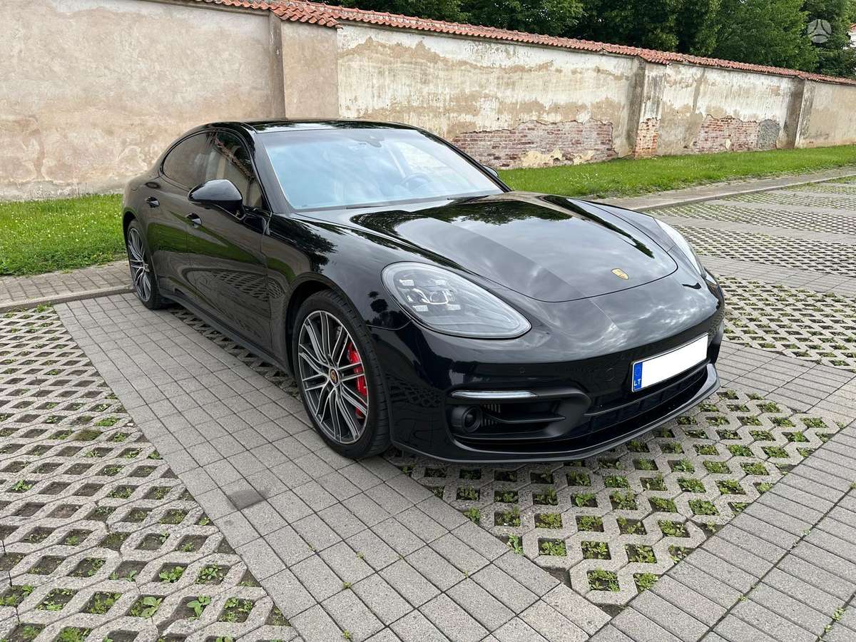 Porsche Panamera - 1