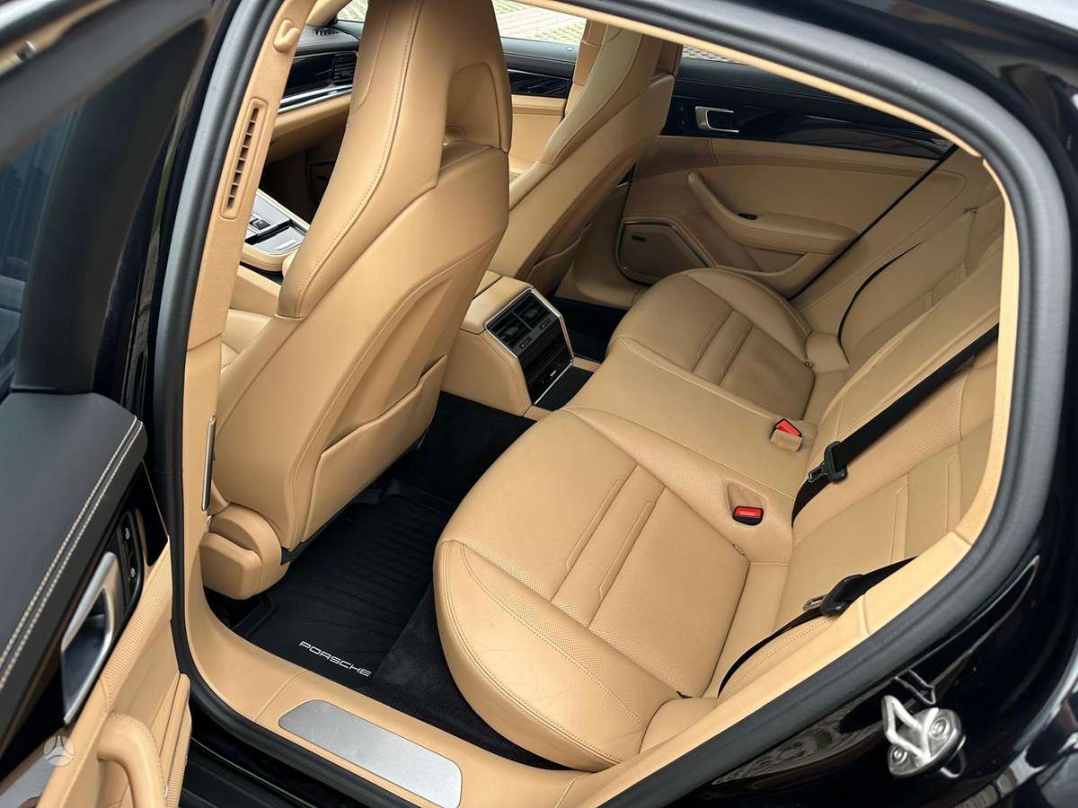 Porsche Panamera - 11