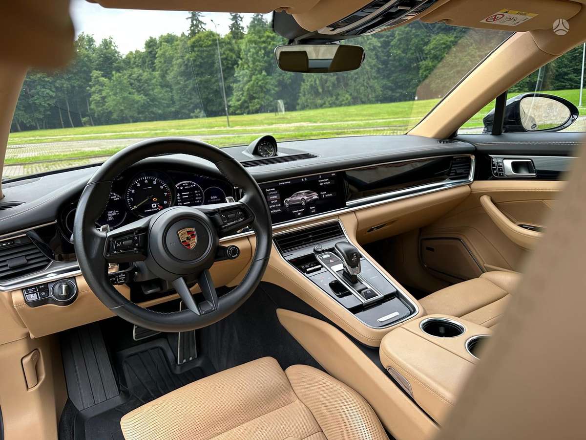 Porsche Panamera - 12