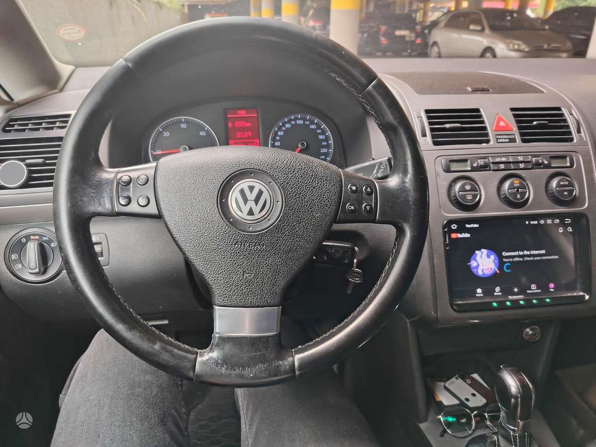 Volkswagen Touran - 9