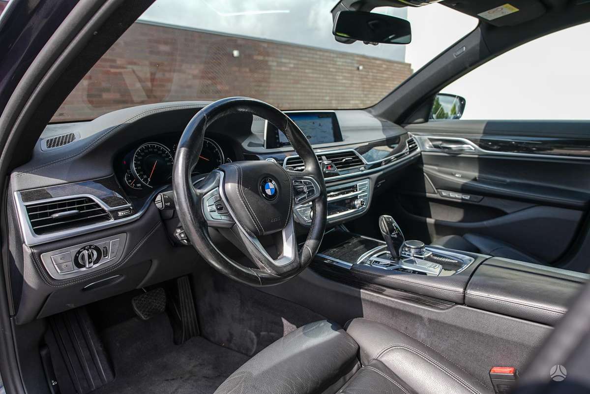BMW 730, 3.0 l., Седан