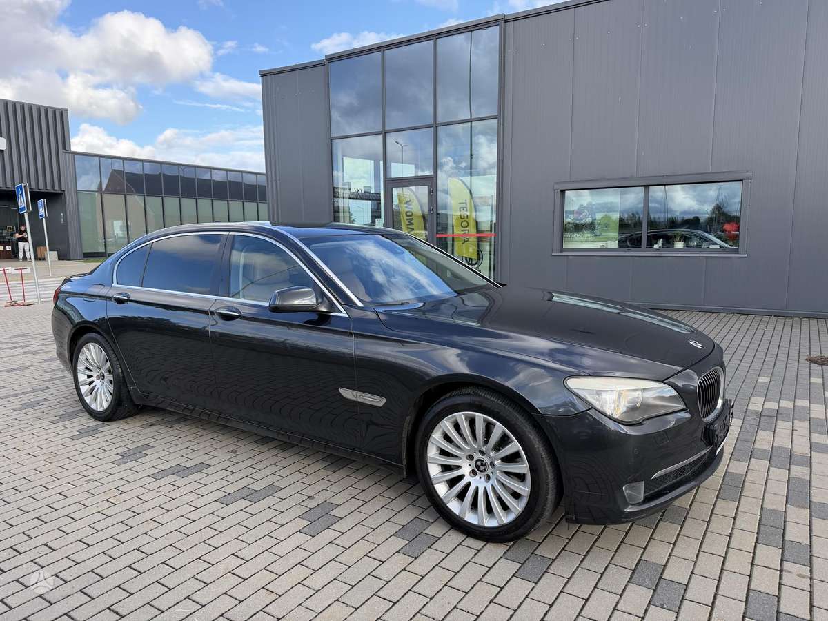 BMW 730, 3.0 l., Седан