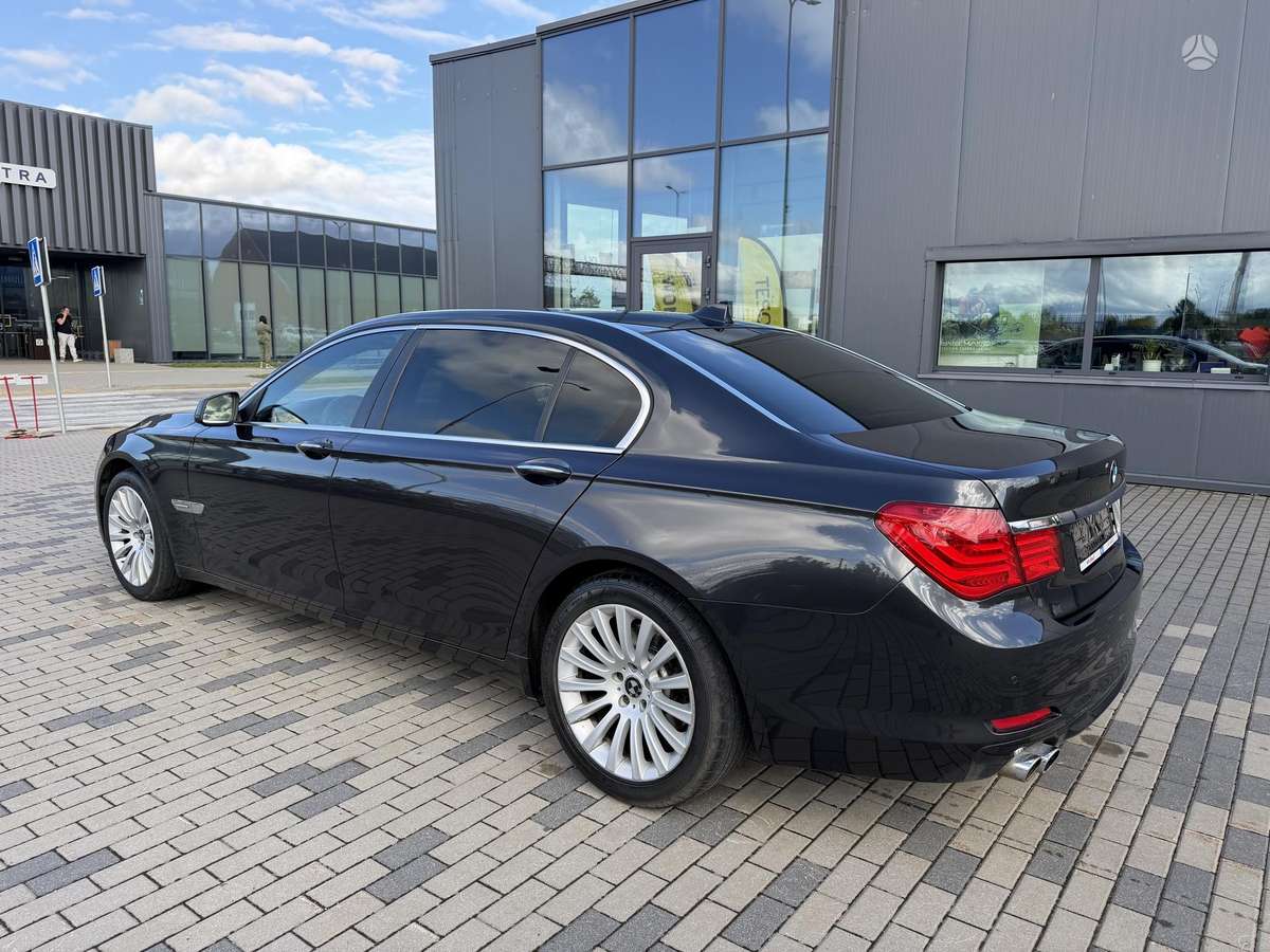 BMW 730, 3.0 l., Седан