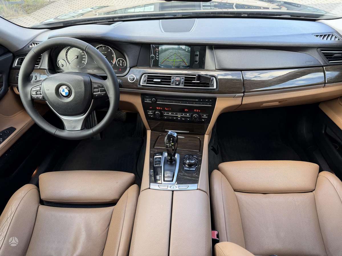BMW 730, 3.0 l., Седан
