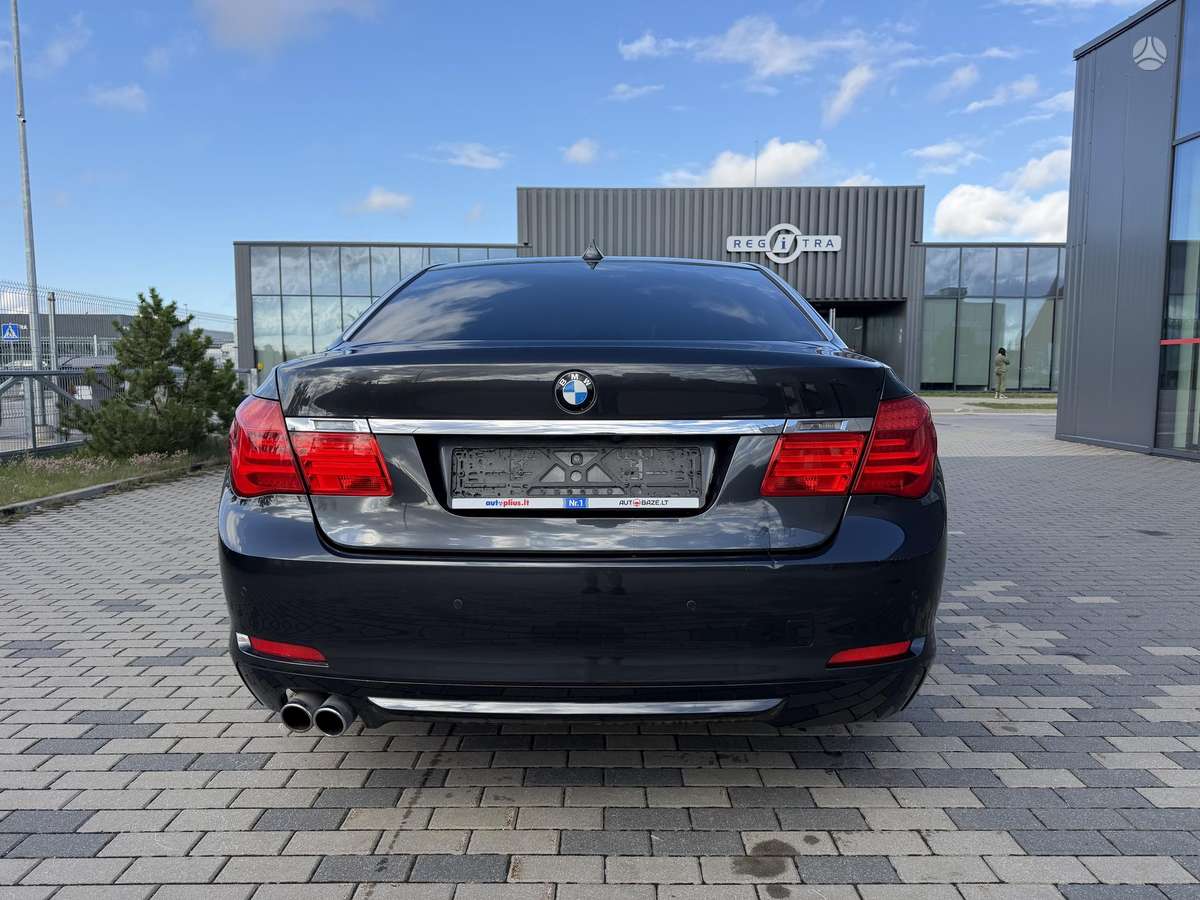 BMW 730, 3.0 l., Седан