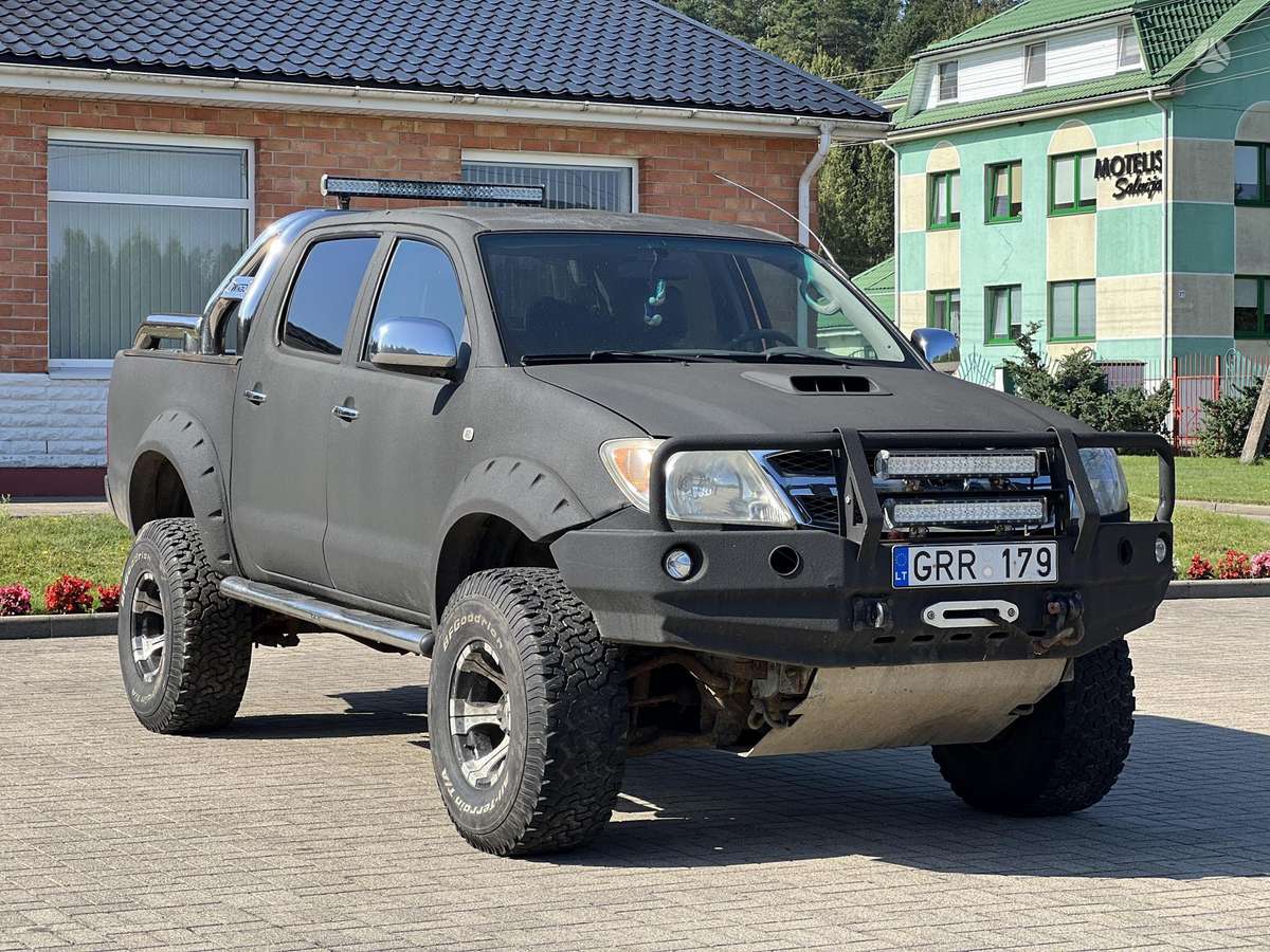 Toyota Hilux - 1