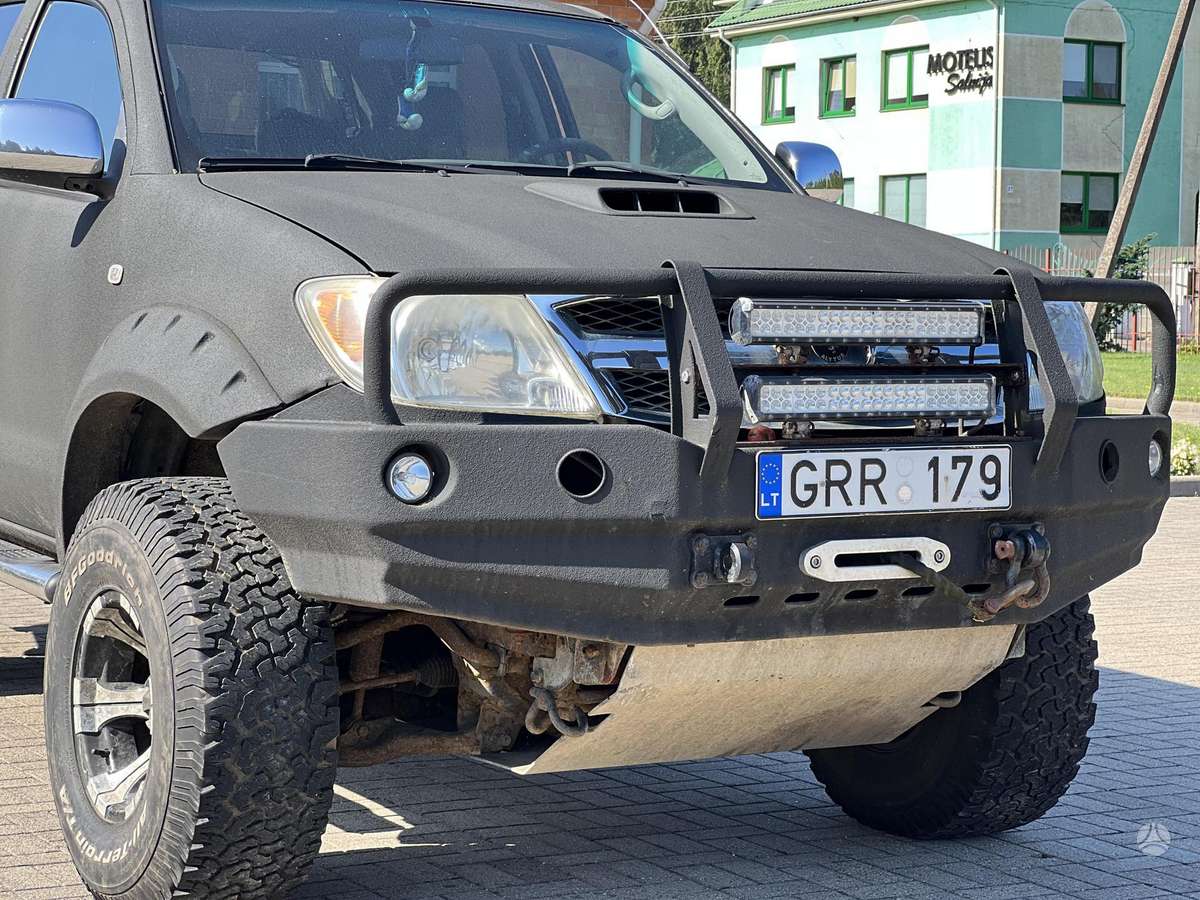 Toyota Hilux - 2