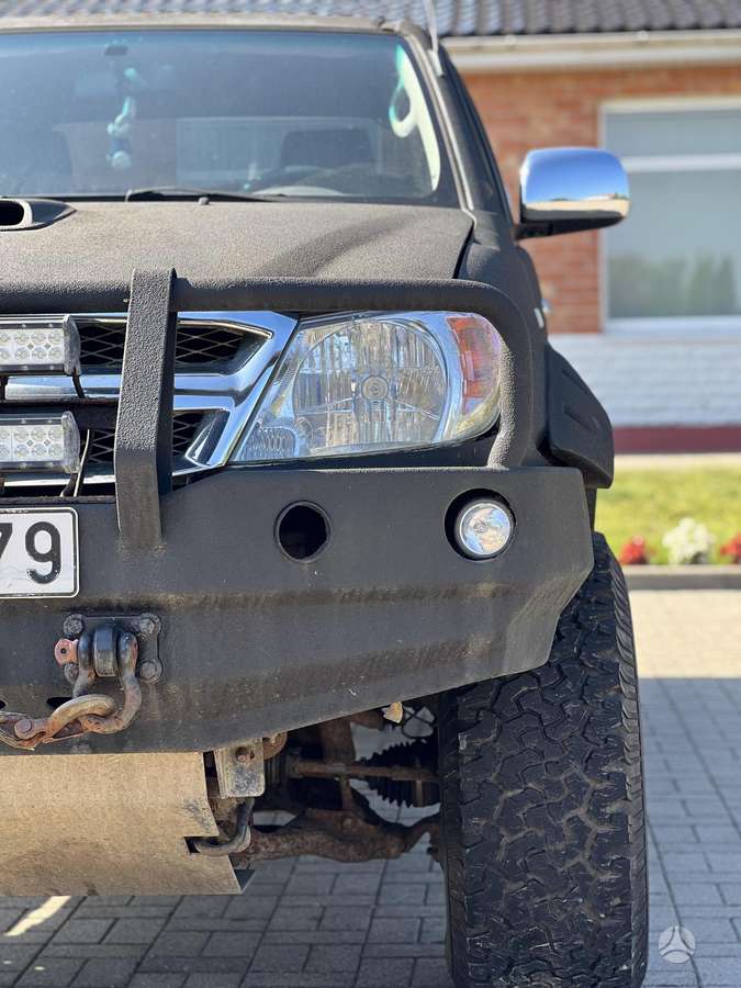 Toyota Hilux - 5