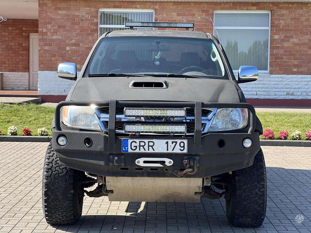 Toyota Hilux - 4