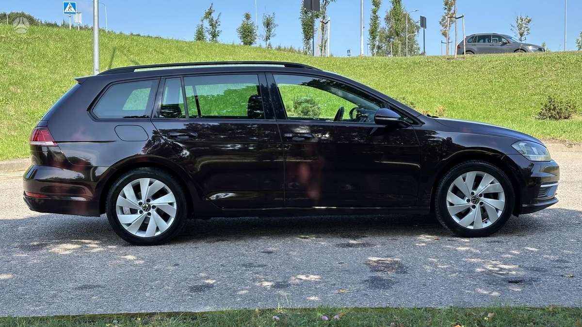 Volkswagen Golf - 5
