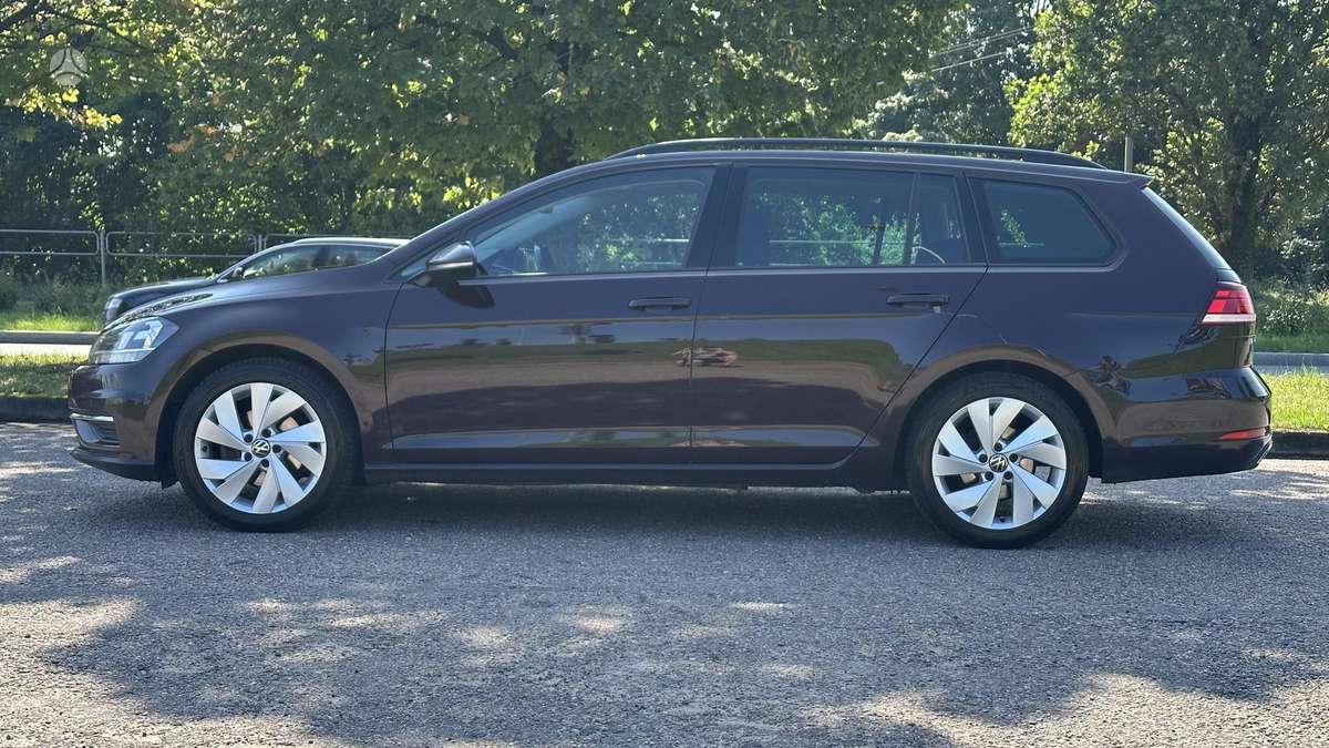 Volkswagen Golf - 2