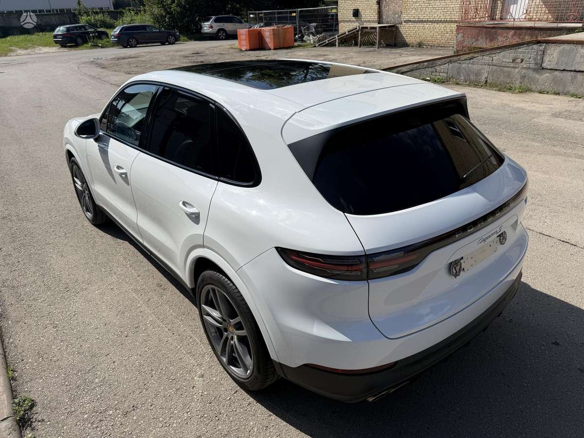 Porsche Cayenne - 8