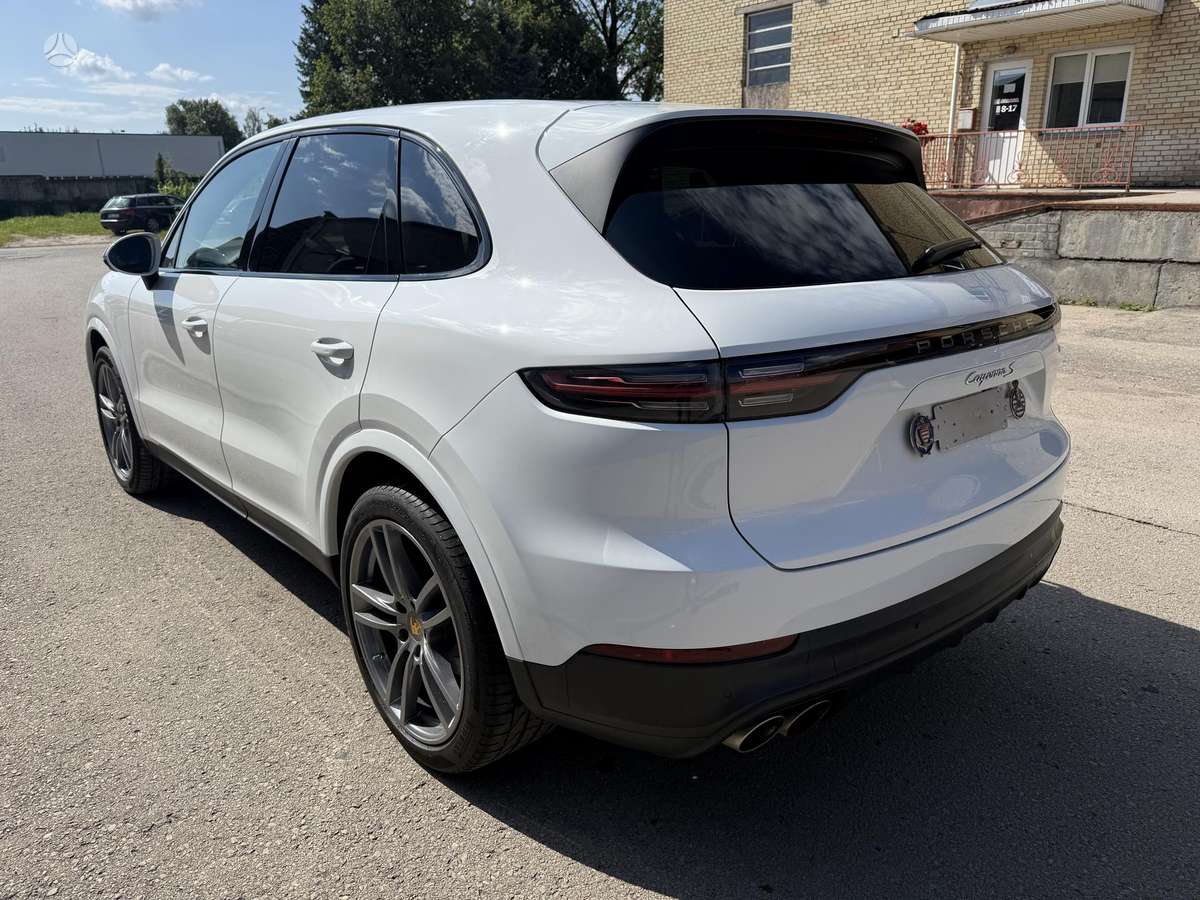 Porsche Cayenne - 9