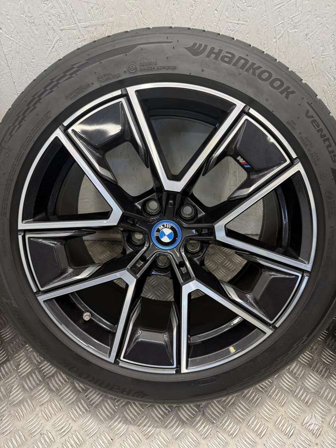 BMW I4, lengvojo lydinio, R18