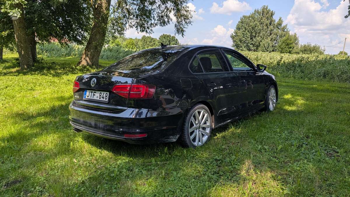 Volkswagen Jetta - 3