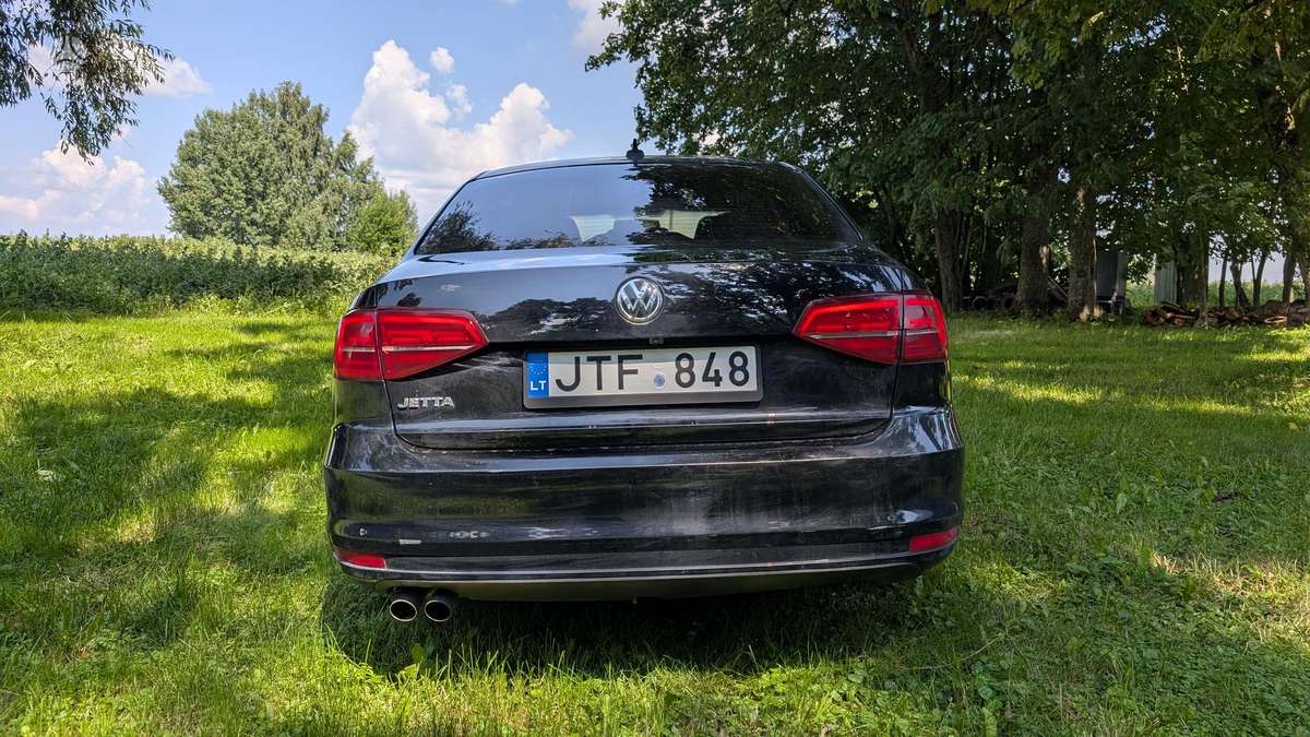 Volkswagen Jetta - 4