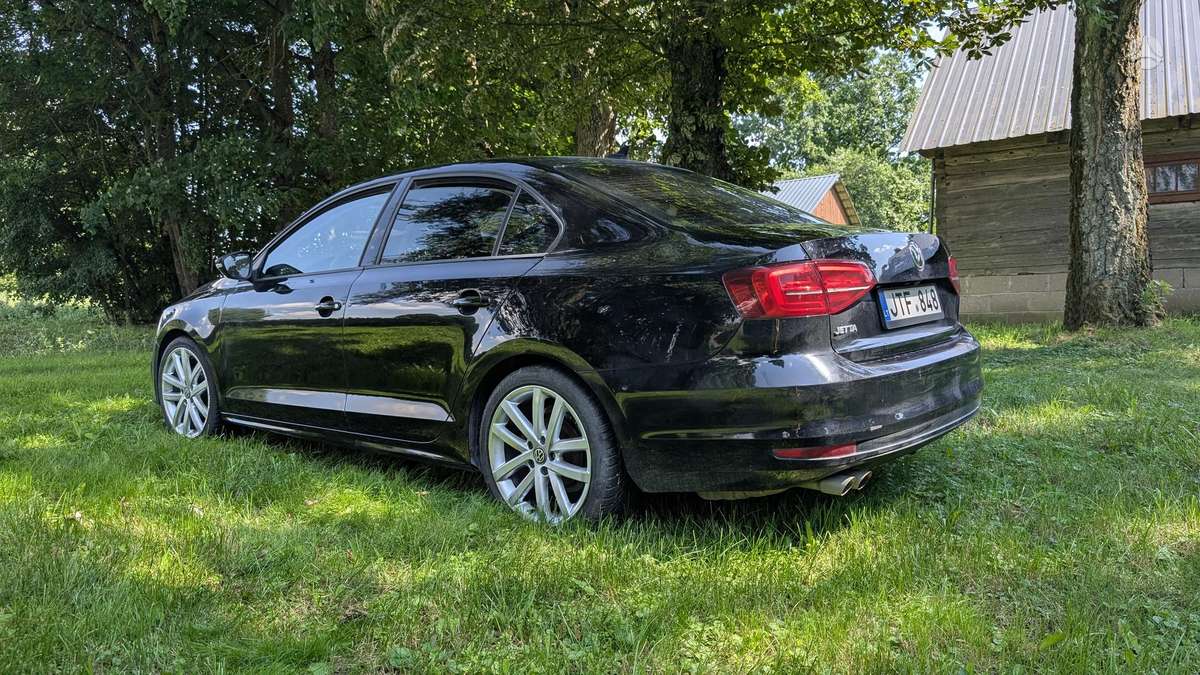 Volkswagen Jetta - 5