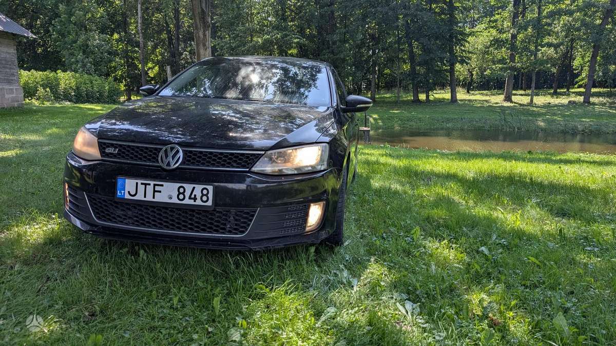 Volkswagen Jetta - 7