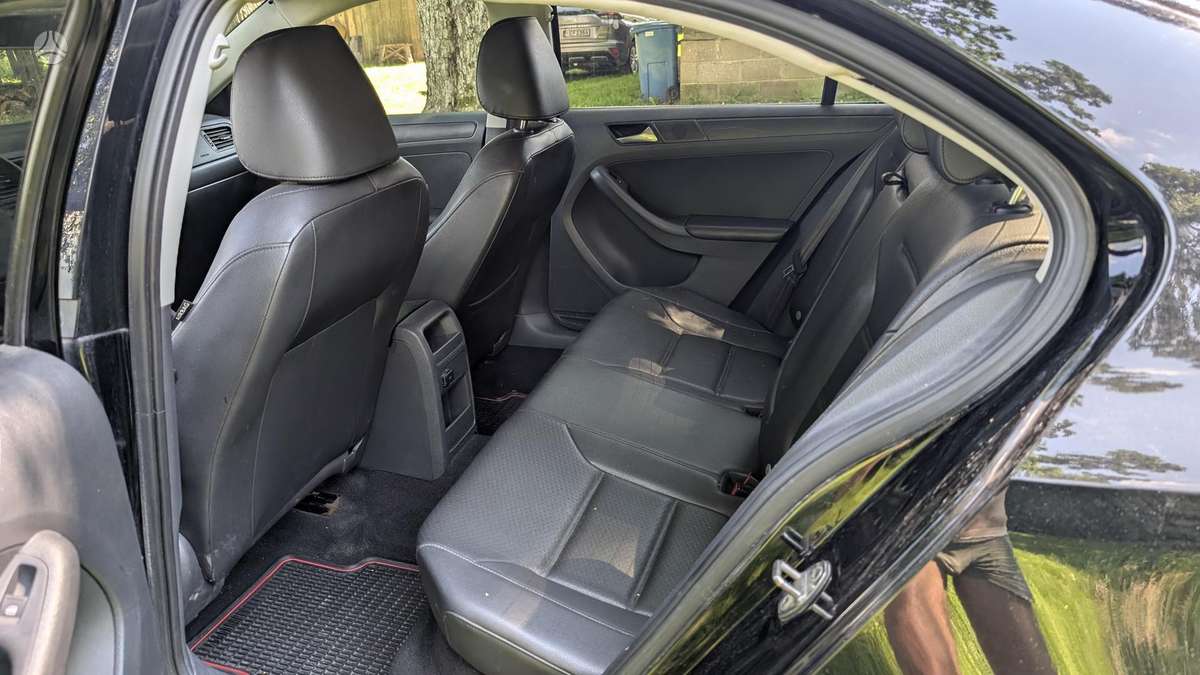 Volkswagen Jetta - 10