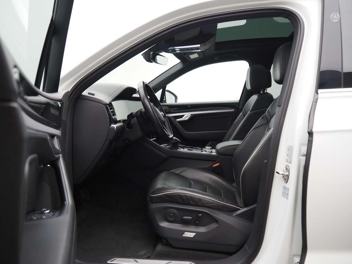 Volkswagen Touareg - 8