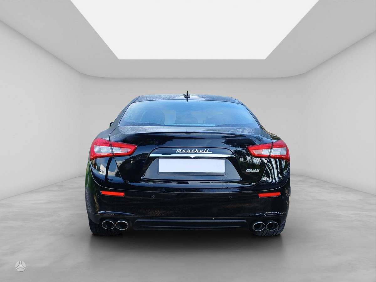 Maserati Ghibli, 3.0 l., Седан