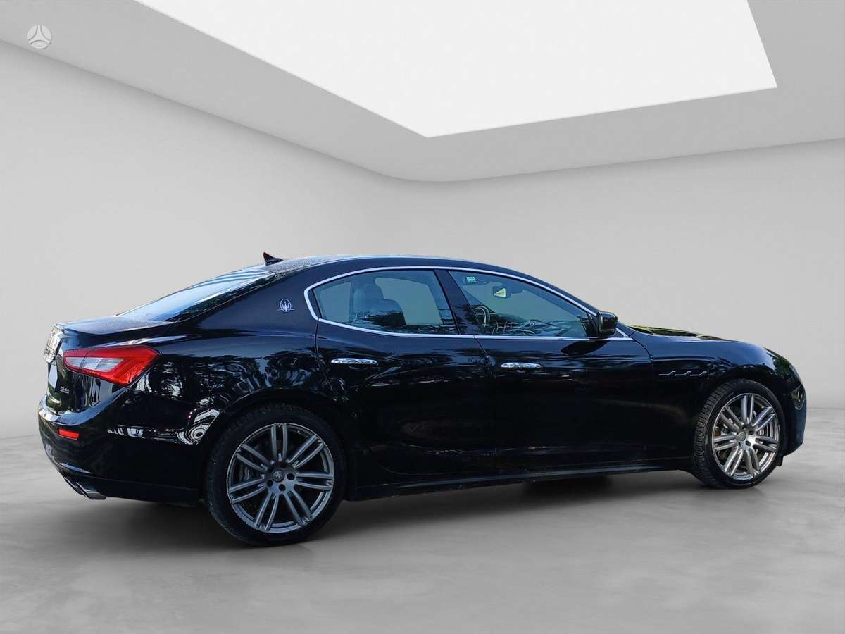Maserati Ghibli, 3.0 l., Седан