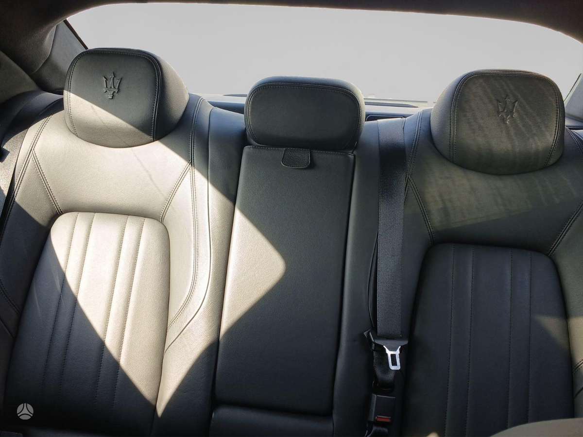 Maserati Ghibli, 3.0 l., Седан