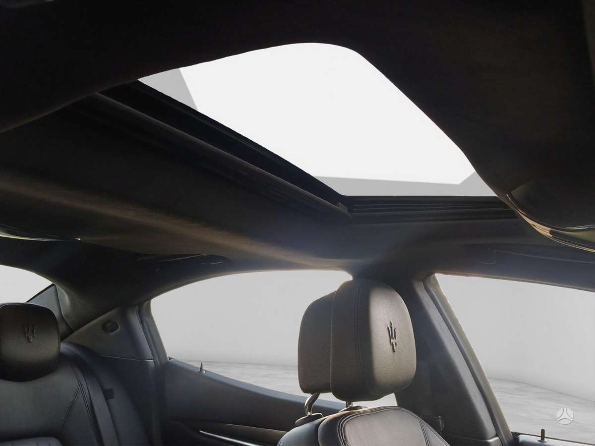 Maserati Ghibli, 3.0 l., Седан