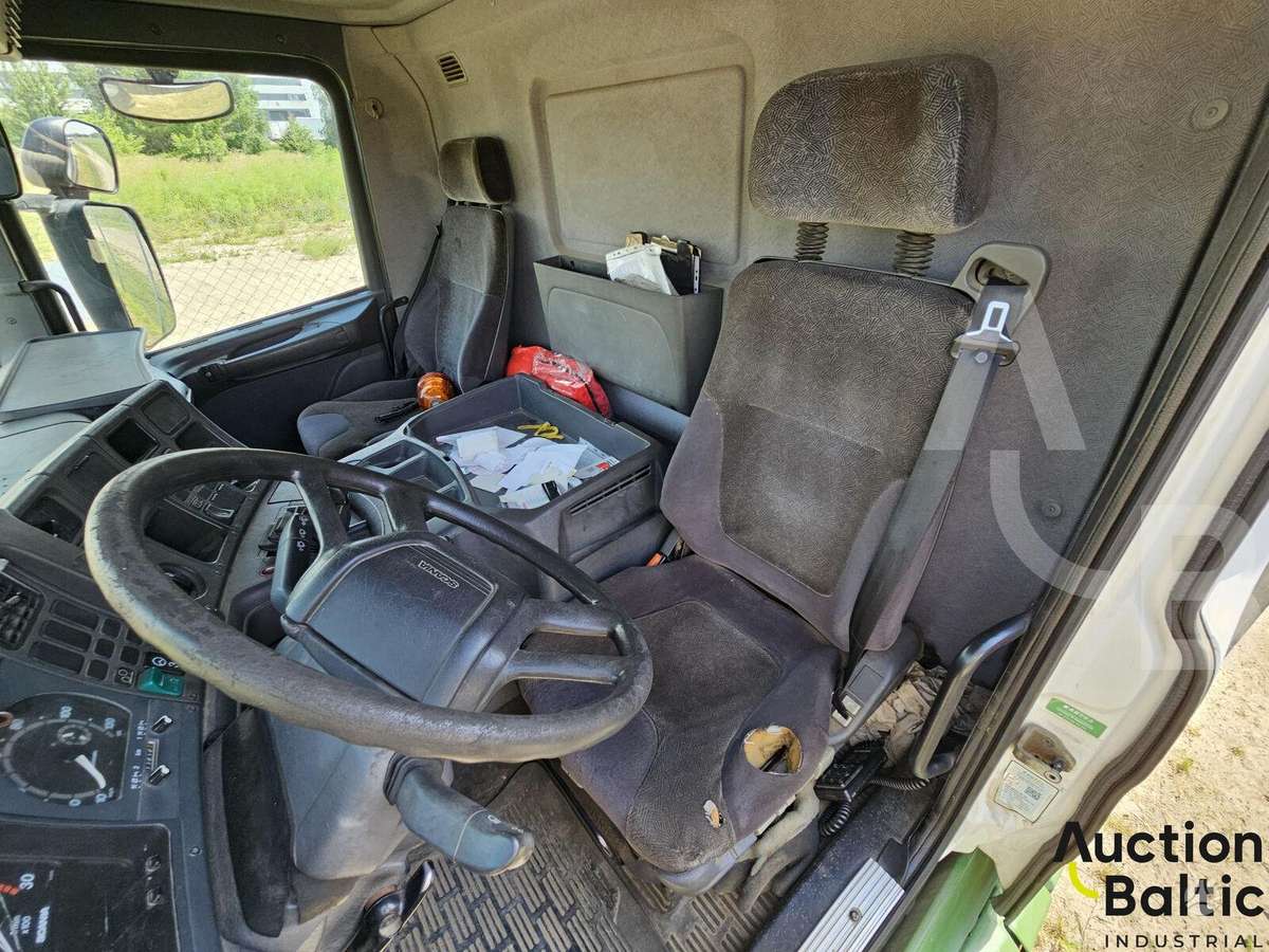 Scania P 94, auto vedēji