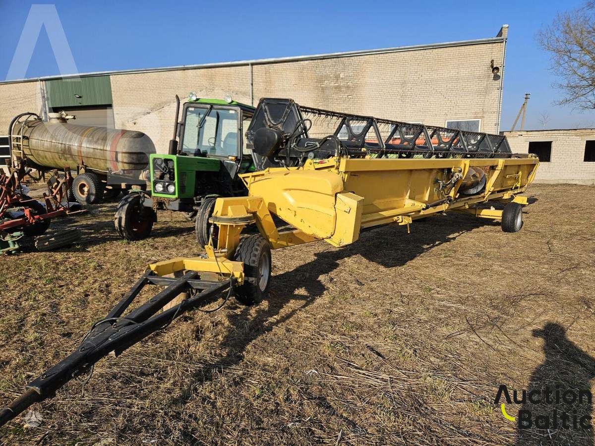 New Holland CR 9080, combine harvesters