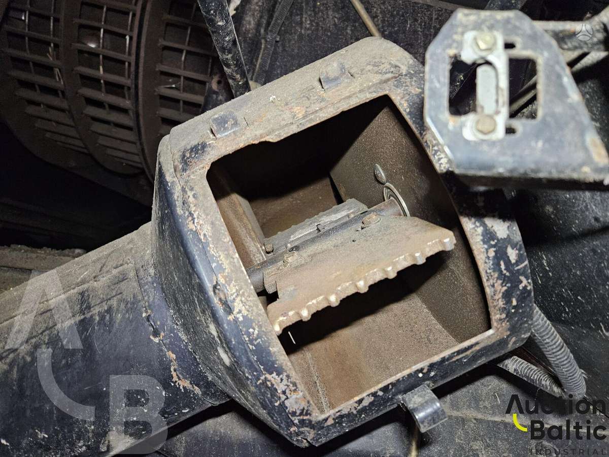 New Holland CR 9080, комбайны