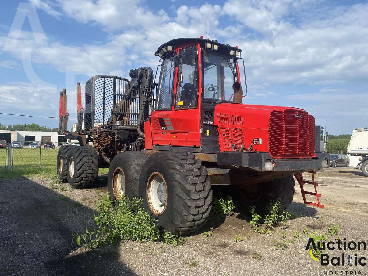 Komatsu 895, forwarders