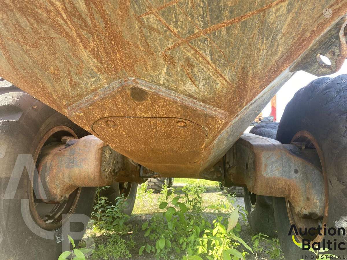 Komatsu 895, forwarders