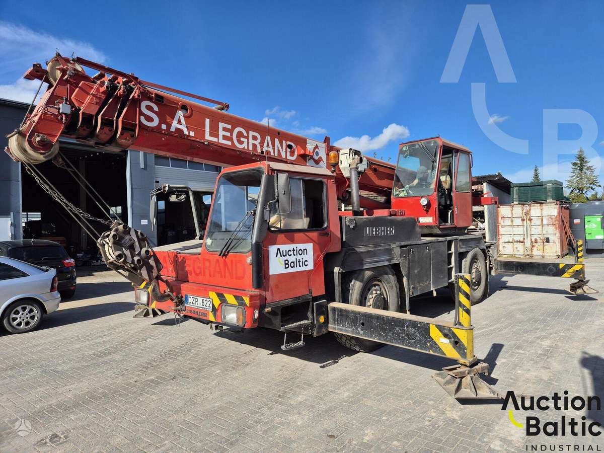 Liebherr UTM 526, crane