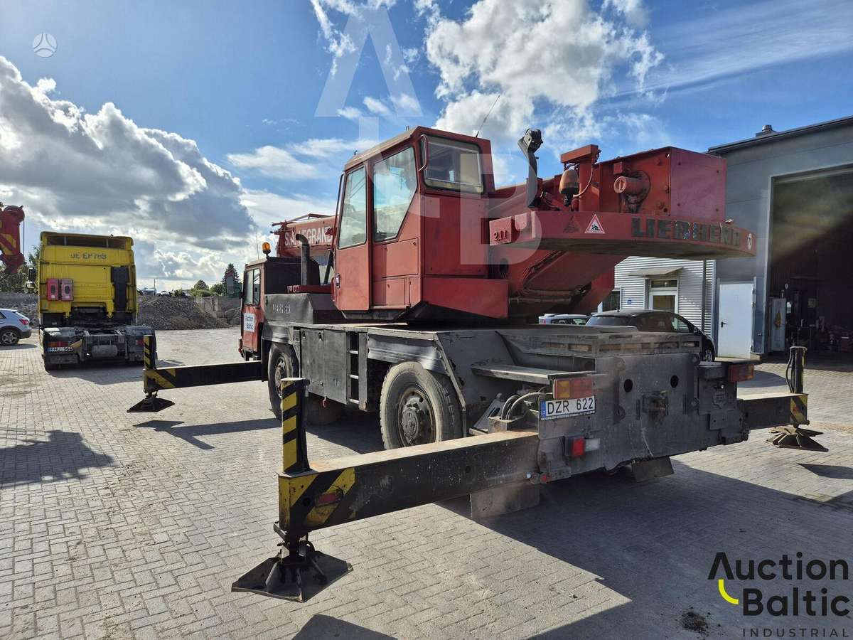 Liebherr UTM 526, crane