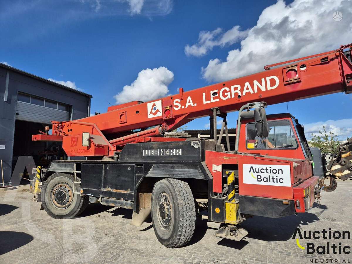 Liebherr UTM 526, crane