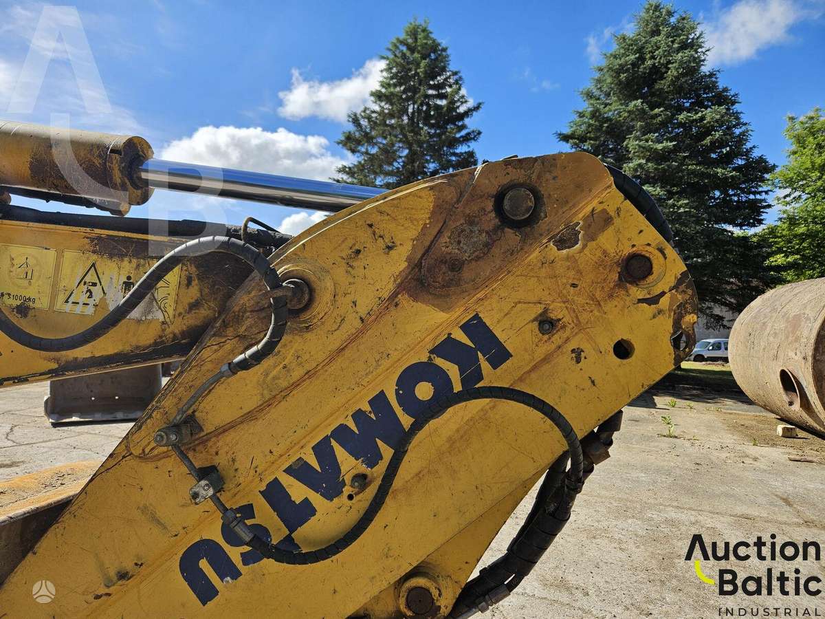 Komatsu WB93S-5E0, excavator loader