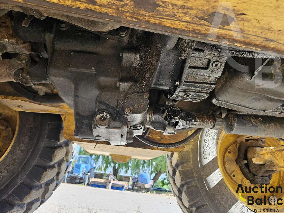 Komatsu WB93S-5E0, excavator loader
