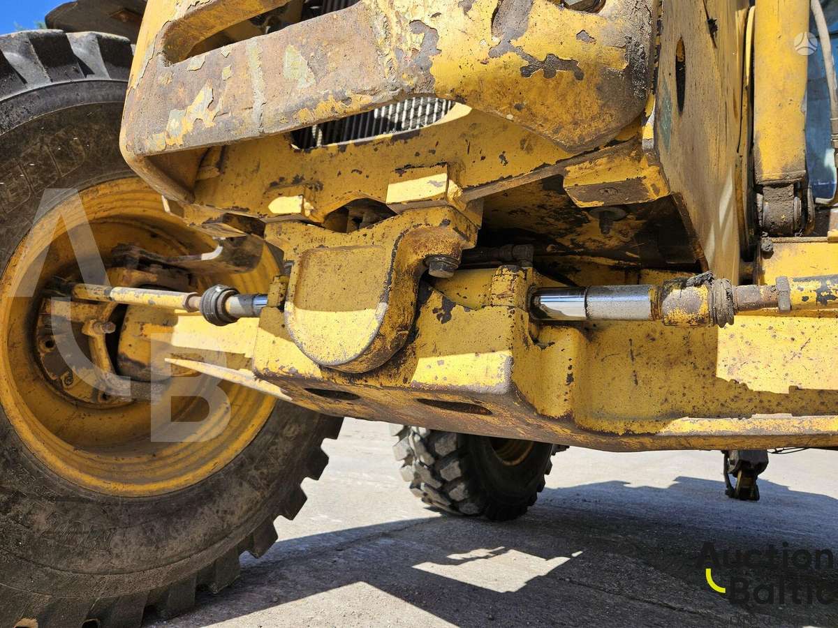 Komatsu WB93S-5E0, excavator loader